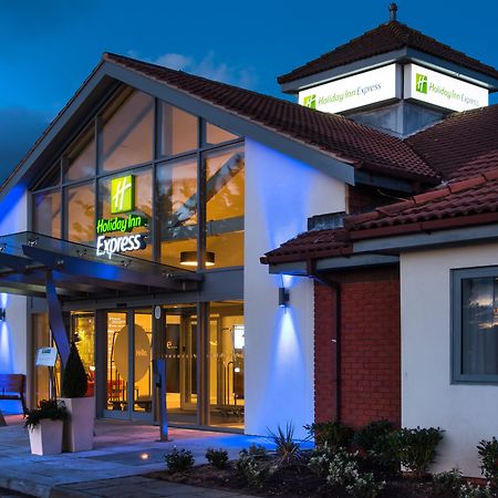 Holiday Inn Express Portsmouth - North By Ihg Buitenkant foto