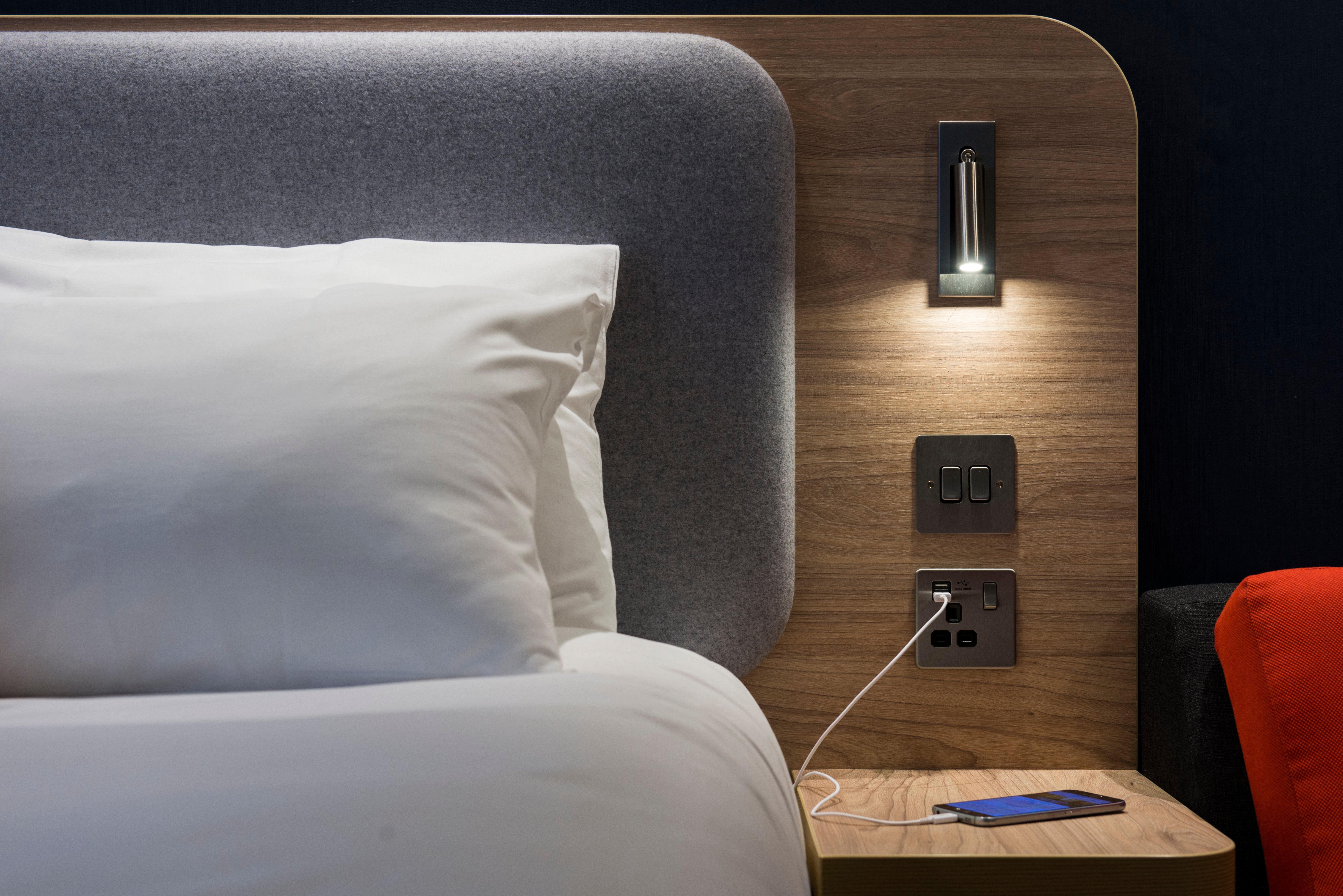 Holiday Inn Express Portsmouth - North By Ihg Buitenkant foto